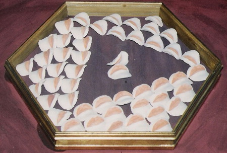 ROCSANA SOLDEA - Ceramica 10 Sarutul in  Hexagon