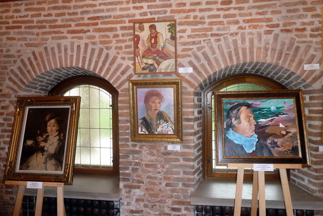Claudia Popescu la expozitia "Portretul in pictura romaneasca" de la Muzeul National Cotroceni 2014