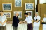Criticul de arta  VIRGIL MOCANU felicitand artistul Petre SERBAN cu ocazia Expozitiei personale de la Galeria CMN 5 - mai 1997